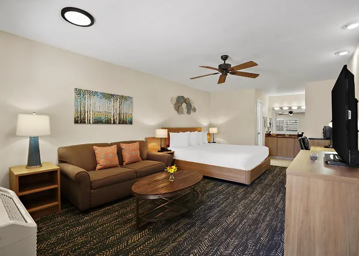 La Fuente Inn&suites Motel 3*