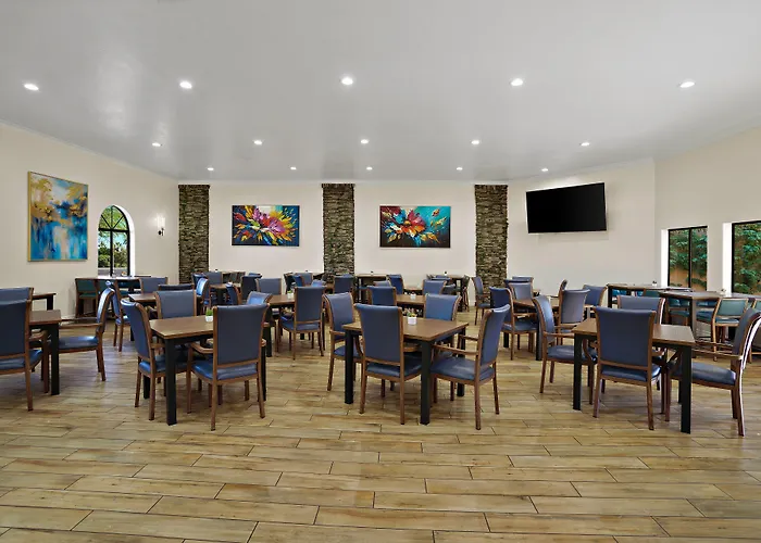 La Fuente Inn&suites Motel 3*