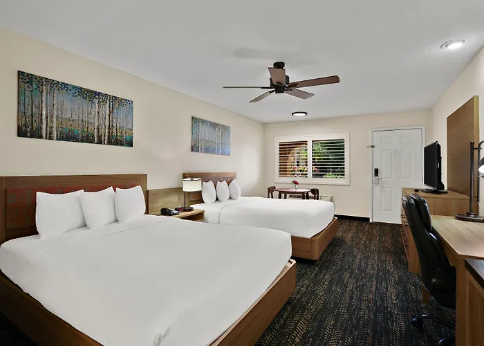 Motel La Fuente Inn&suites