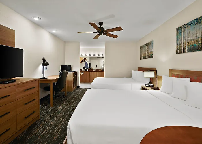 La Fuente Inn&suites Motel 3*