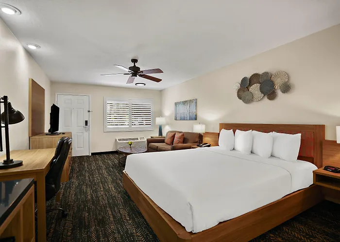 La Fuente Inn&suites 3*