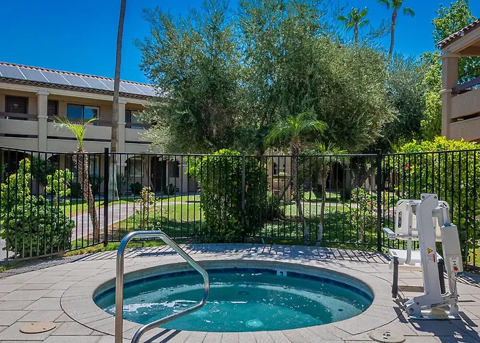 La Fuente Inn&suites Motel